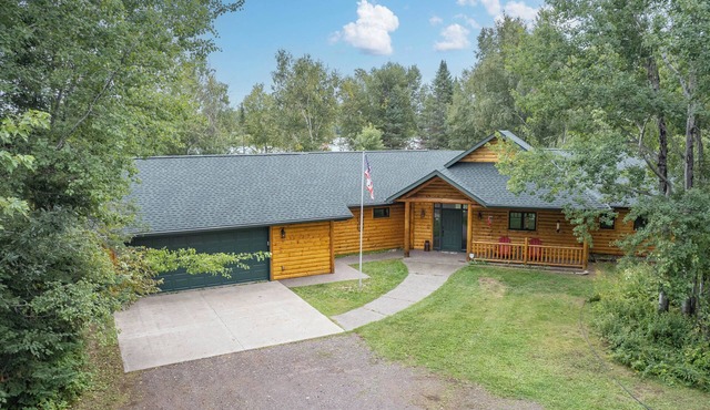 The Honeycomb Hideout - Cozy lakeside cabin in lovely Duluth