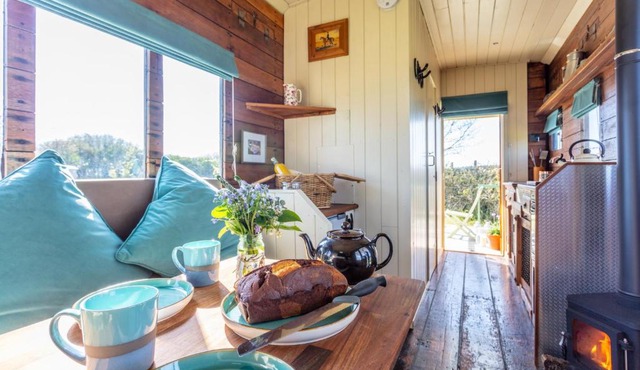 The Hoot Romantic Glamping