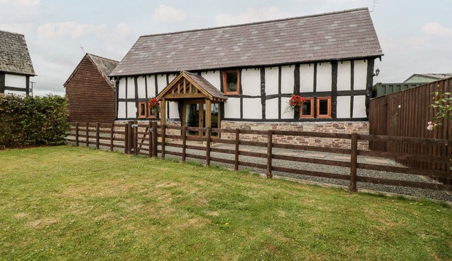 THE HOP KILN, family friendly, character holiday cottage in Luntley