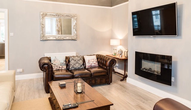 The Hopecliffe, Filey. 2 minutes from the beach!