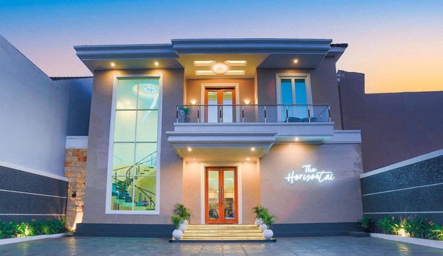 The Horizontal Hotel Pacitan in Pacitan