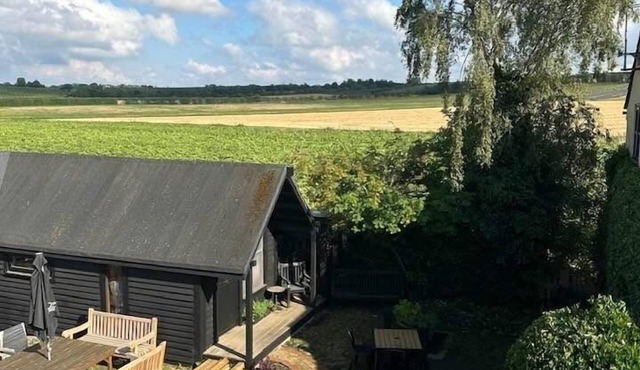 The Horseshoe and Castle