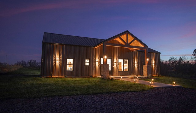 The Horseshoe Lodge, a BRAND NEW spacious modern retreat on 5 acres.