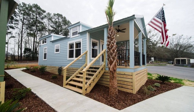 The Horseshoe · Tiny Home, Big Lake