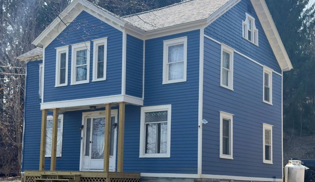 The Hot Corner – Big 4BR, Cold AC, Close to Dreams Park & Baseball Fun