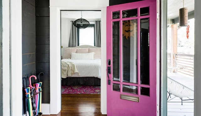 The Hot Tamale — 2 King Beds, Modern Downtown Casa