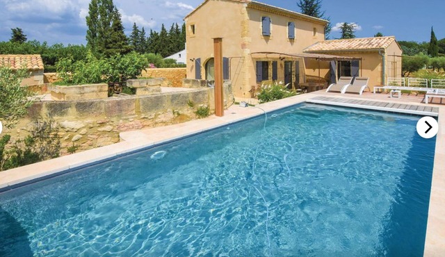 THE HOUSE NEAR THE PONT DU GARD