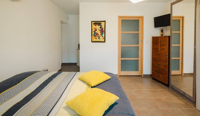 The house is located 7kms from the 24h circuit