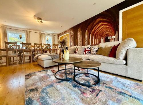 The House of Brilliant Brains Cambridge