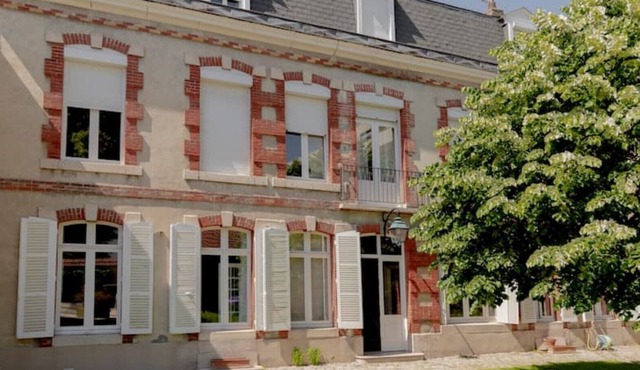 The House of Dreams Pool and Jacuzzi