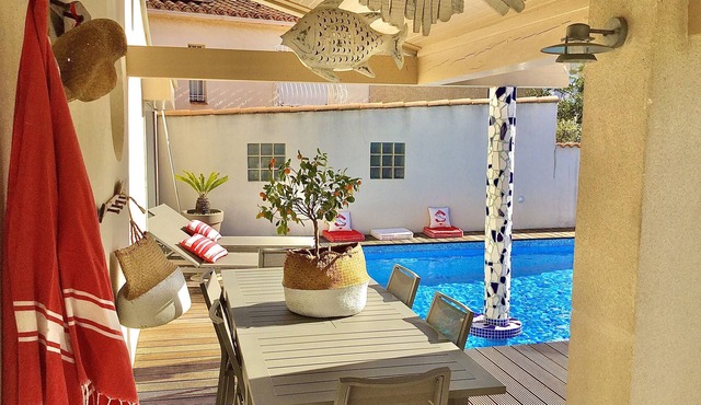 The House of happiness! F5 garden and swimming pool near the city center and beaches