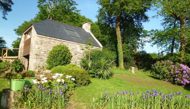 The "House of the Horses": modern accommodation in an old farmhouse with character.