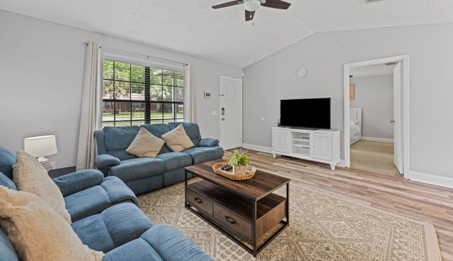 The House on Center Way | House in Middleburg