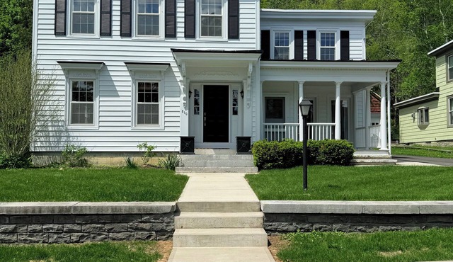 The House on Monroe/Heated Pool & Hot Tub