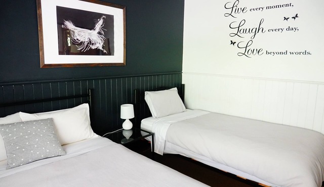 The House Sleeps 2 - 7 3 bedrooms,2 bathrooms