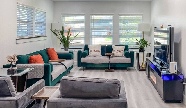 The Houston Oasis - Urban Luxury