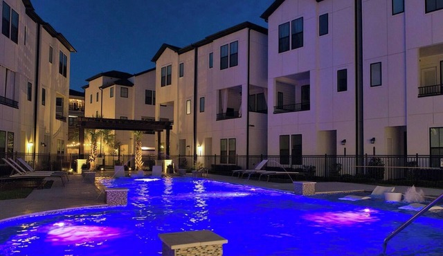The Houston Reston: Serene Retreat near TMC & NRG