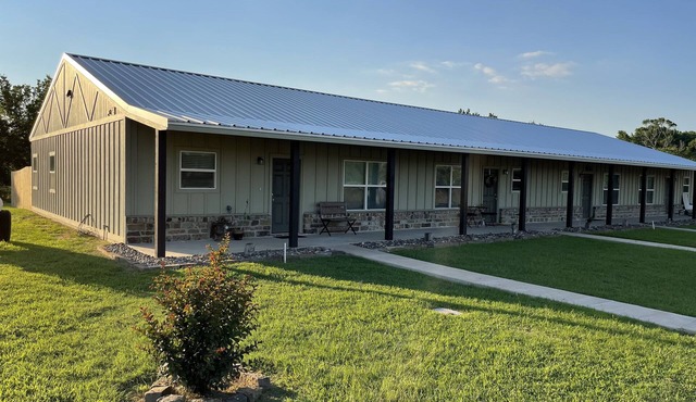 The Howdy, Apartment C, Building 2