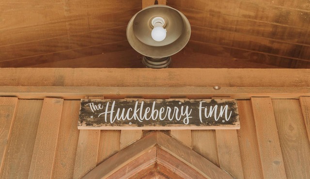 The Huckleberry Finn - Standard One Room Silo