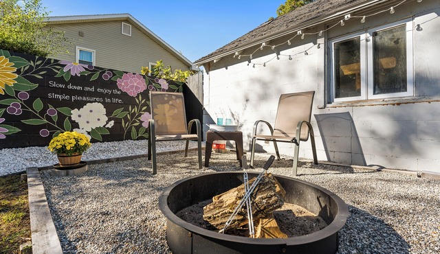 "The Huckleberry Inn" - Your Home Away from Home