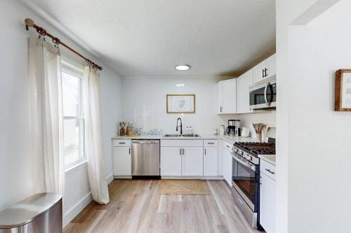 The Huddle House-HOF Home Made for Families