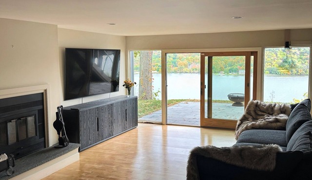 The Hudson Valley River Escape: Hot Tub, Stargazing, Stunning Views!