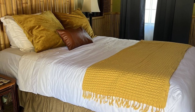 The Huisache Room - The Ranch House Motel