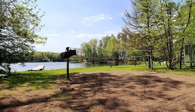 The Hunter - 3-Bedroom River-front Cottage