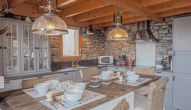 The Hunting Lodge is a 10 person chalet situated directly on the piste