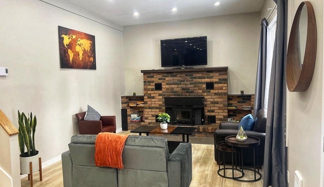The Huron House -Relaxing getaway just steps away from Lake Huron!