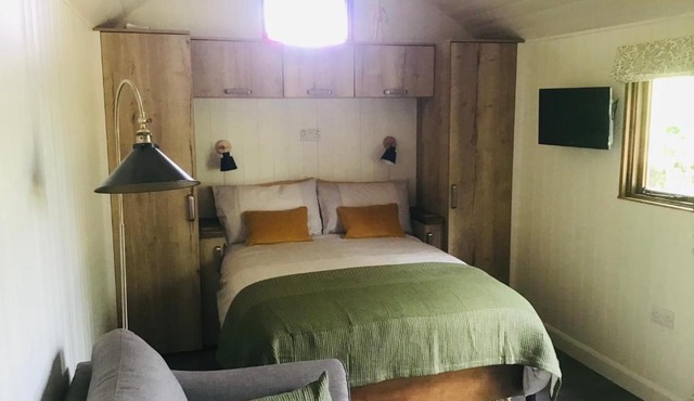 The Hut in the Orchard @ Yorecroft