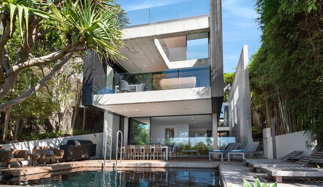 THE HUTT by Palm Beach Holiday Rentals