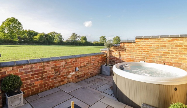 THE HYDE, family friendly, luxury holiday cottage in Newbold On Stour