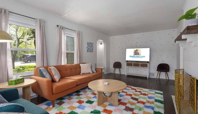 The IceCream Home,Near World Cup Stadium King Beds
