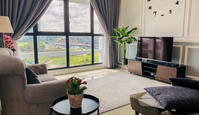 The Icon Conezion IOI Resort City, Golf and IOI Mall View 3BR