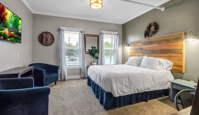 The II Lodge Room at The West End Inn