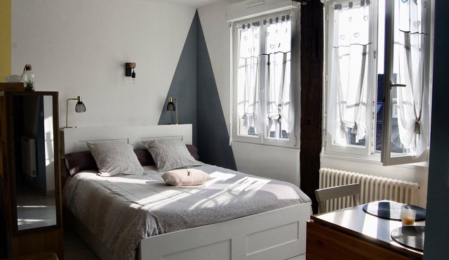 THE IMPREVU HISTORIC QUARTER