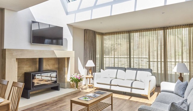 The Inkwell - Three Bedroom Villa, Sleeps 6