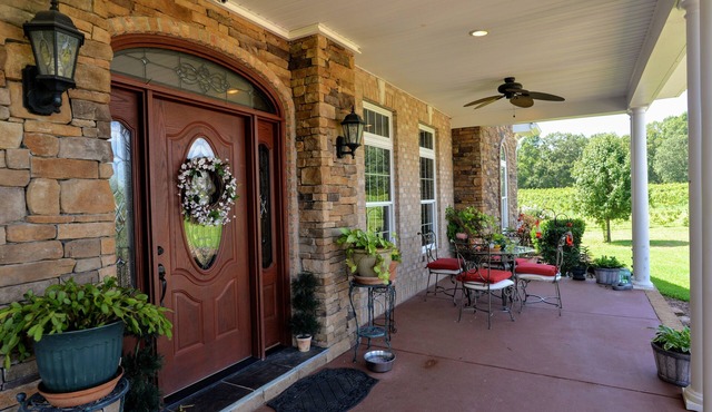 The Inn at Castle Glen Winery