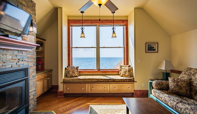 The Inn at Croftville Road Cottages #8. On the Shore of Lake Superior.