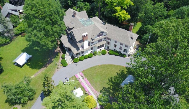 The Inn at Ragged Edge