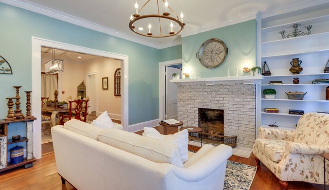 'The Inn on Second' - Jackson Family Home!