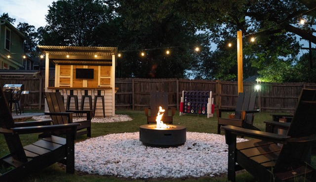 The Iris: Fire pit- bar- pool table