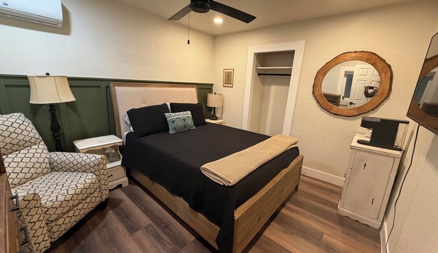 The Irish - cozy pub suite @ LLV