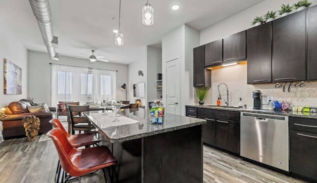 The Iron Loft - King Tempurpedic Prime Location