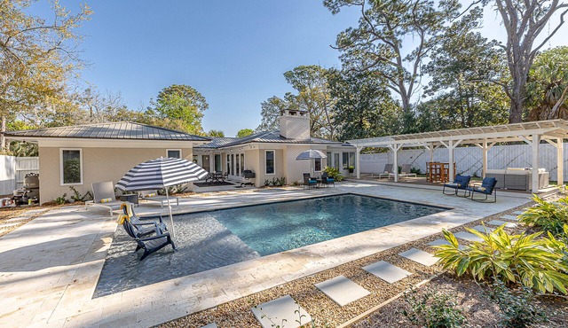 The Island Pearl! Perfect Private Escape with Private Pool, Newly Renovated, Great Outdoor Spaces!