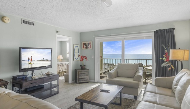 The Islander 501 - Complimentary Beach Service - Heated Pool