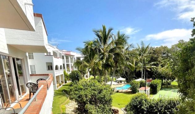 The Islander Resort U16