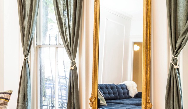 The Italianate - Newly Renovated & Family Friendly