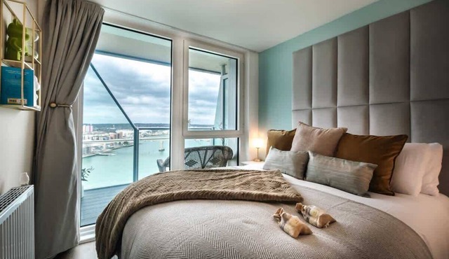 The Itchen River Apartment - River View